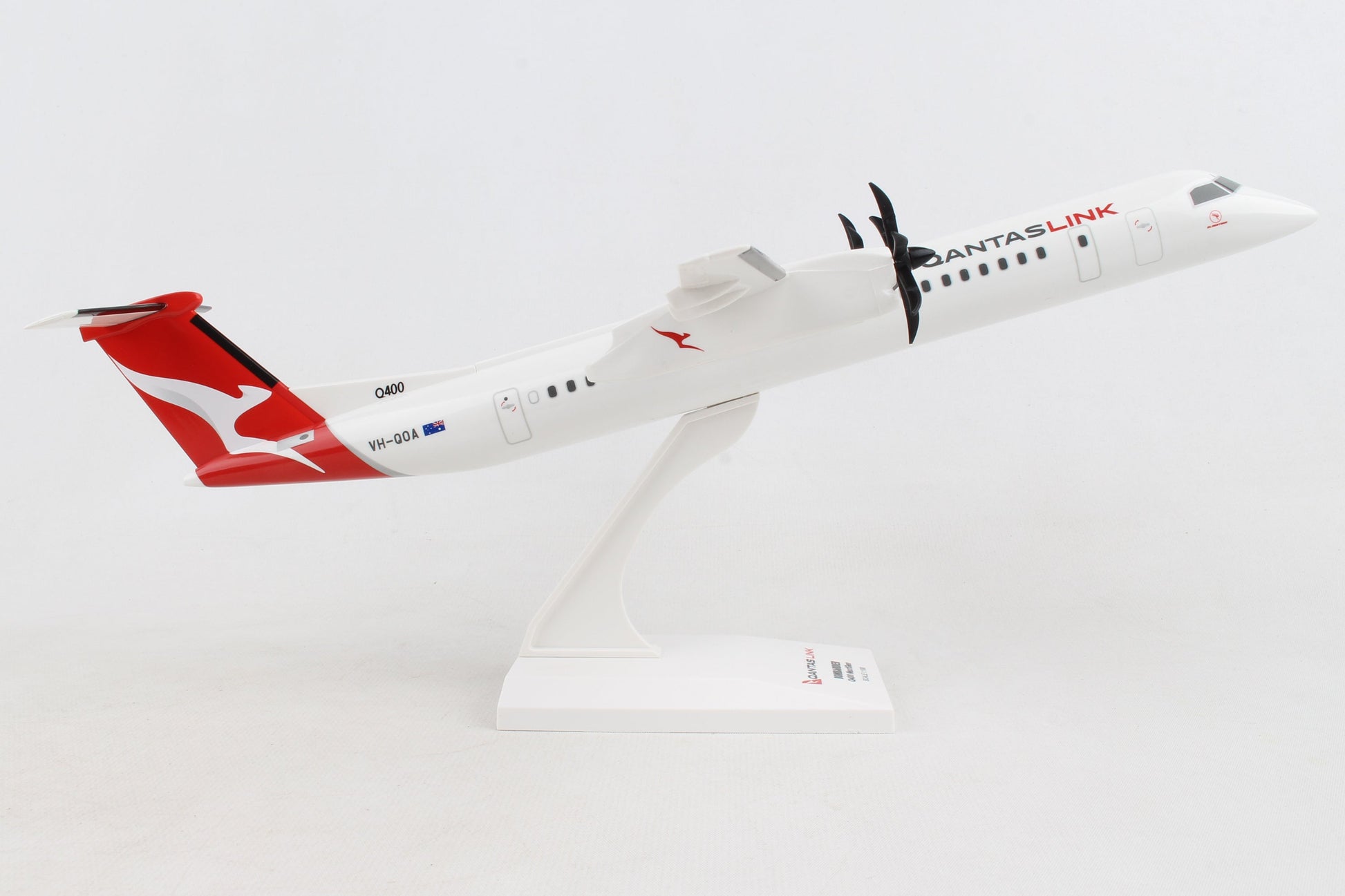SKR1016 SKYMARKS QANTASLINK Q400 1/100 NEW LIVERY
