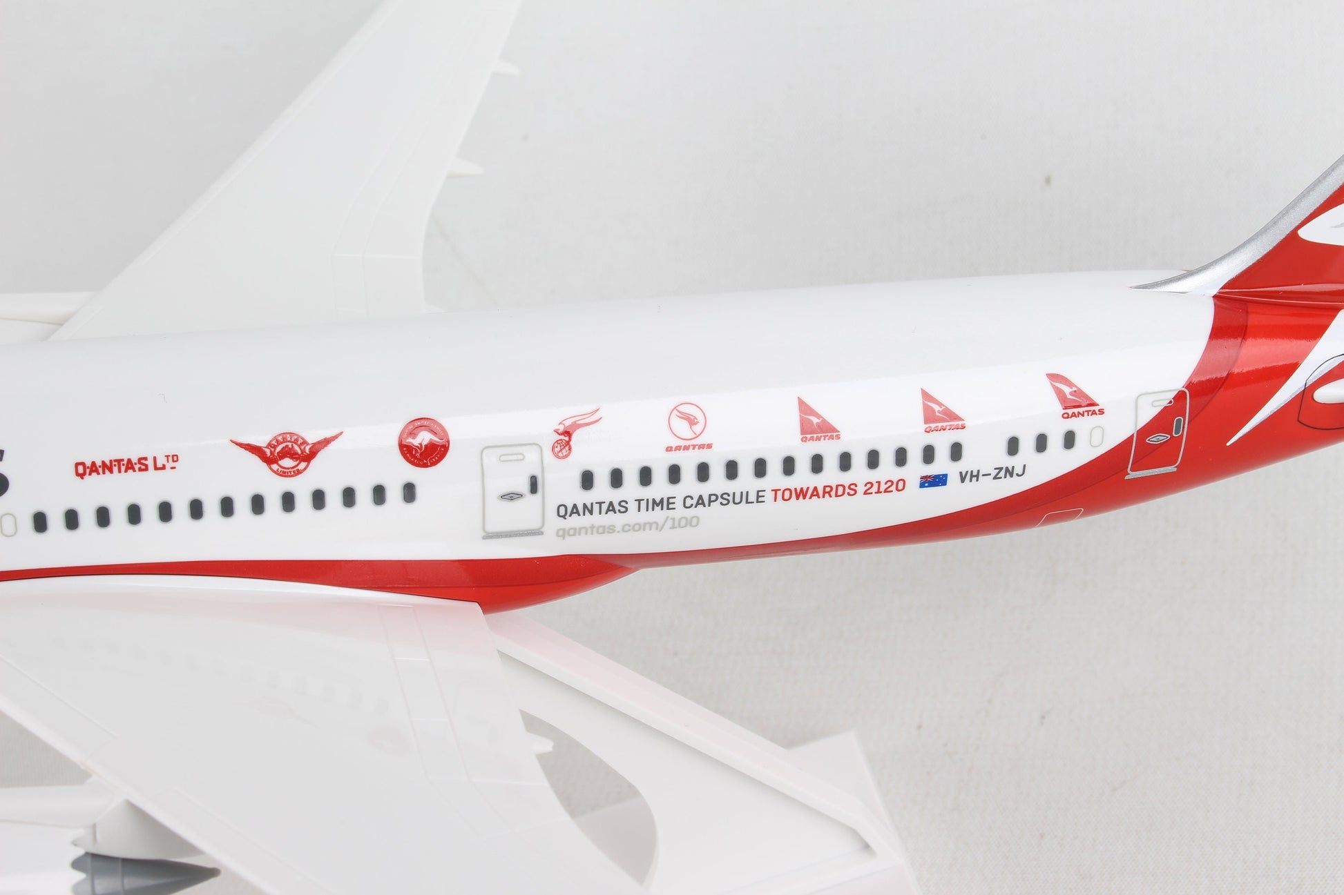 SKR1044 SKYMARKS QANTAS 787-9 1/200 100 YEARS