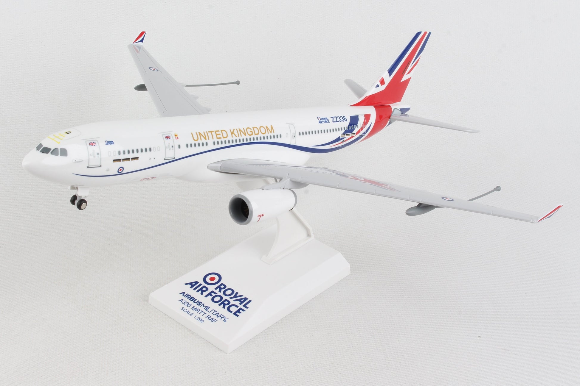 SKR1058 SKYMARKS RAF A330-200 1/200 W/GEAR VOYAGER