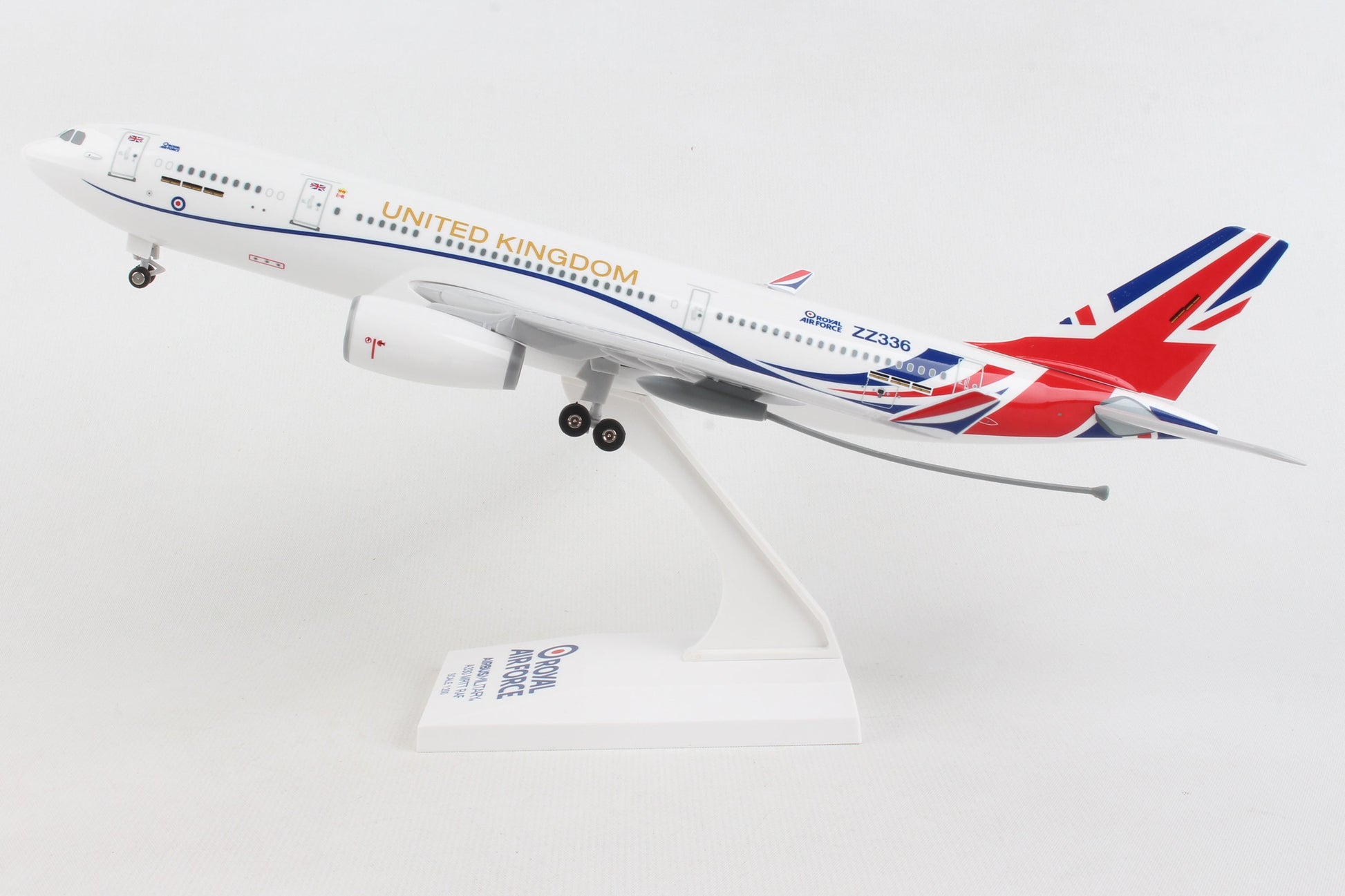 SKR1058 SKYMARKS RAF A330-200 1/200 W/GEAR VOYAGER
