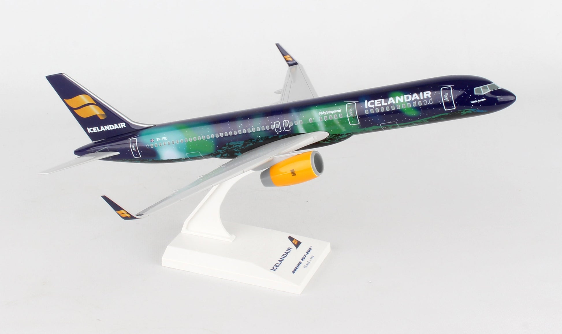 SKR892 SKYMARKS ICELANDAIR 757-200 1/150 HEKLA AURORA